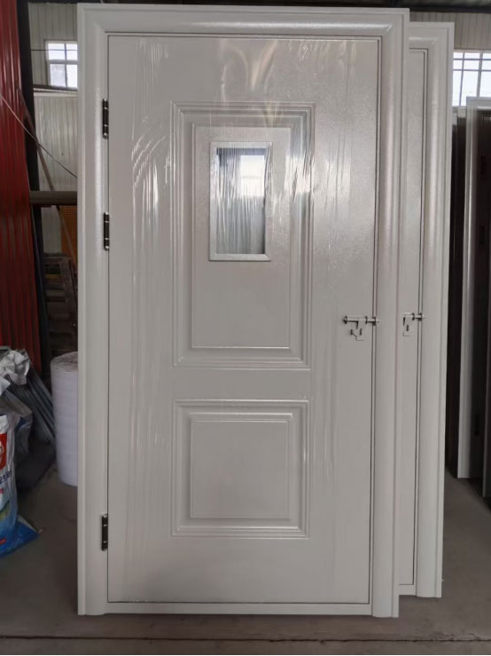 碌曲学校教室门