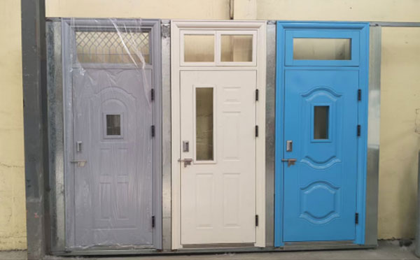 碌曲学校教室门