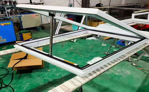 某地下车库出入口碌曲排烟窗配置工程