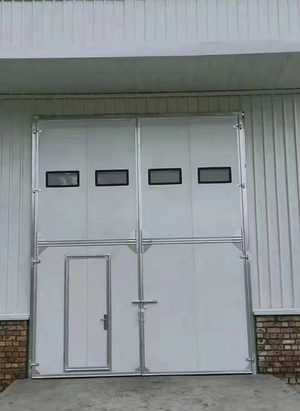 碌曲工业门在设备装配车间出入口的实施记录 碌曲工业门在设备装配车间出入口的实施记录