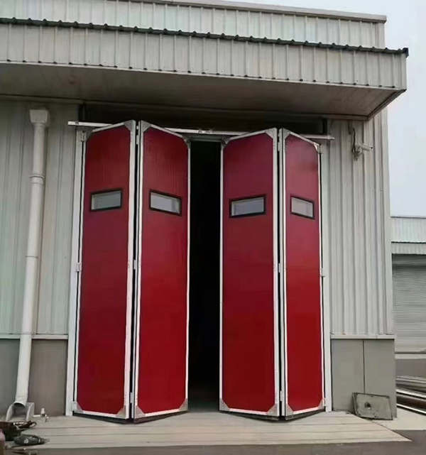 碌曲工业折叠门在大型装配车间出入口的应用实例