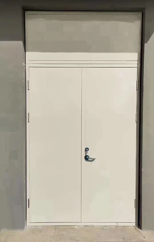 展览馆项目完成大跨度碌曲防火门安装